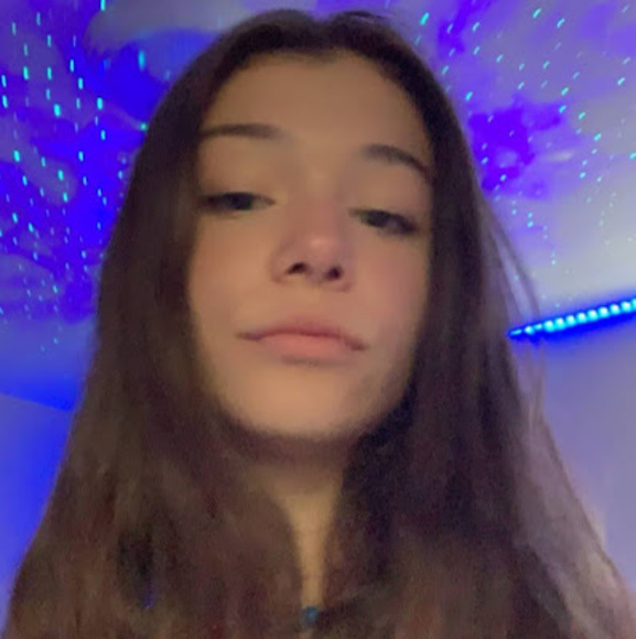 Meet your Posher, Hannah - Picture 1 of 1